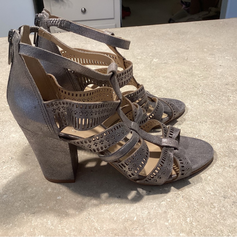 Vince Camuto silver metallic open toe gladiator style heels 7 1/2